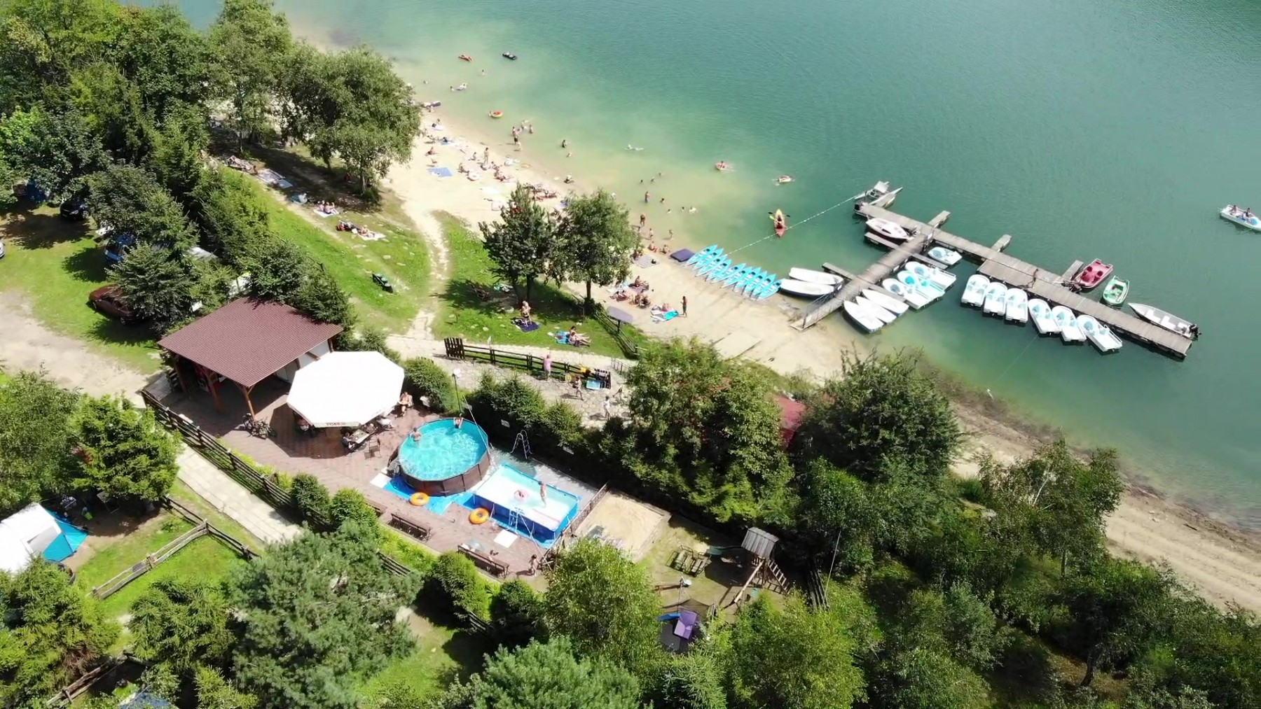 Widok na ośrodek Cypel i plac zabaw